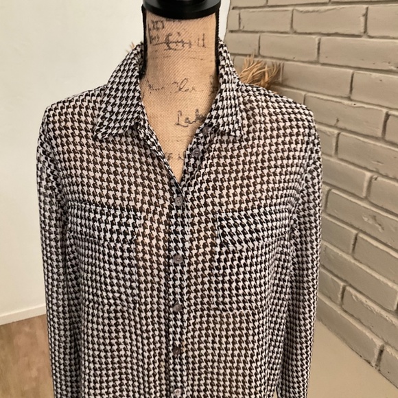 Vince Camuto Sheer Houndstooth Blouse medium button down career black neutral M - Picture 5 of 12